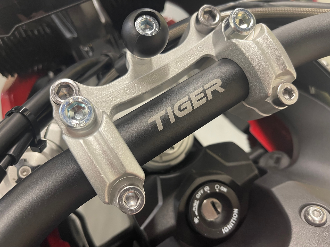 Handlebar Risers Tour W/Ram Ball Silver Tri